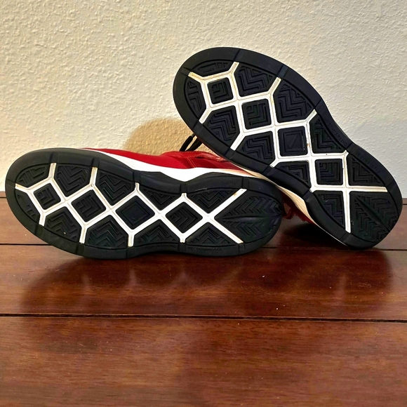 Nike Zoom LeBron James Soldier, size 2 Red Sneakers - Picture 9 of 9